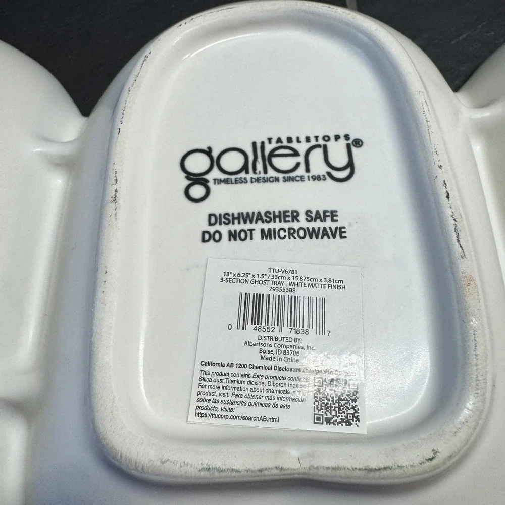 New Tabletops Gallery 3-Section Ghost Tray White Matte Ceramic Halloween Spooky